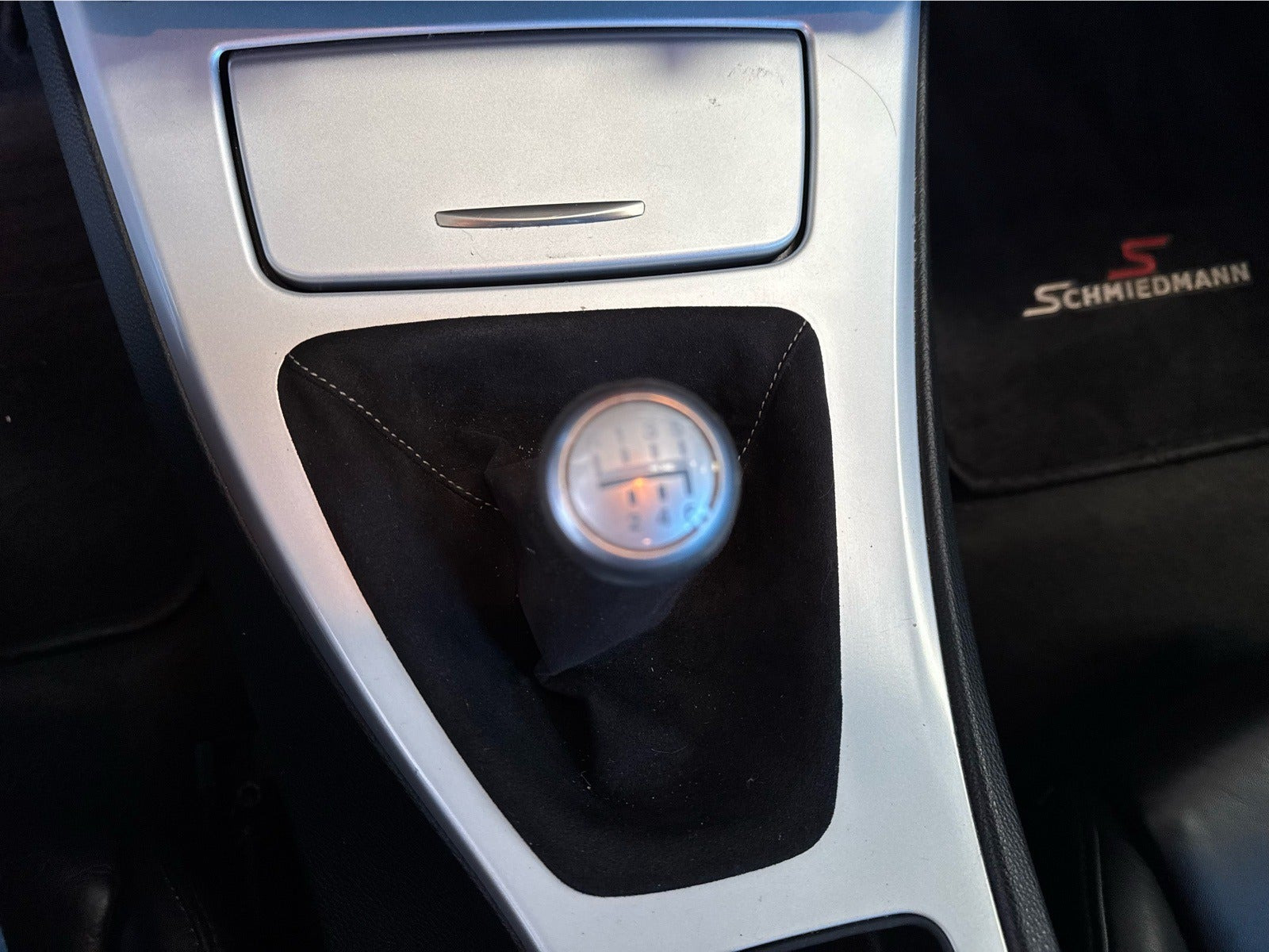 Grå BMW 335i fra 2006