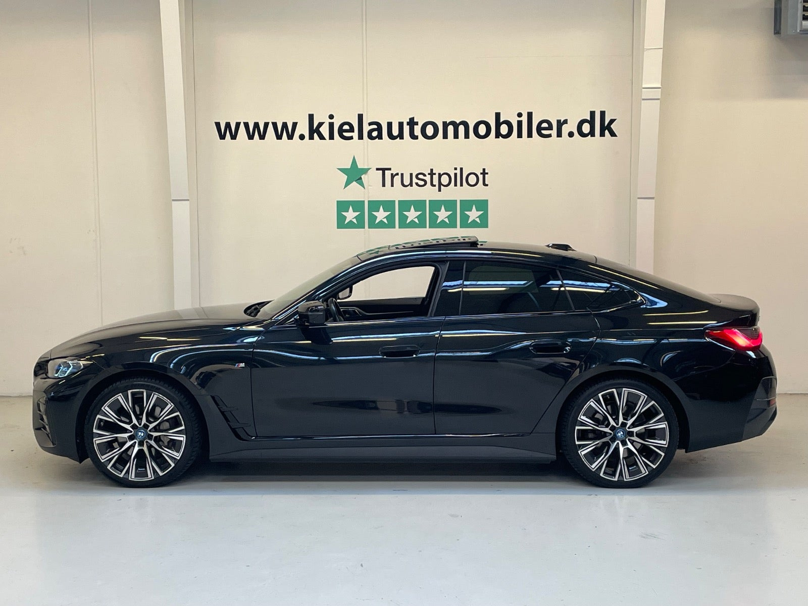 Sort BMW i4 fra 2023