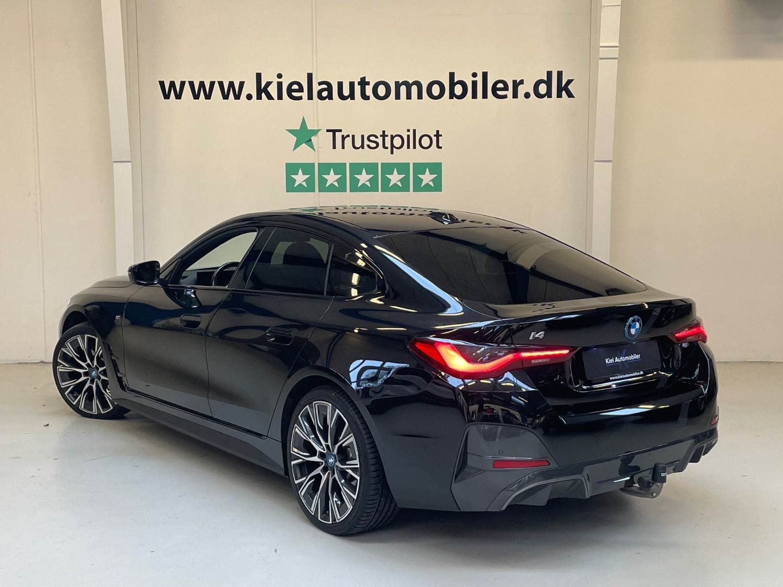 Sort BMW i4 fra 2023