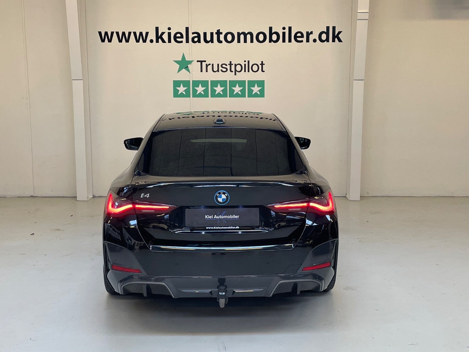 Sort BMW i4 fra 2023