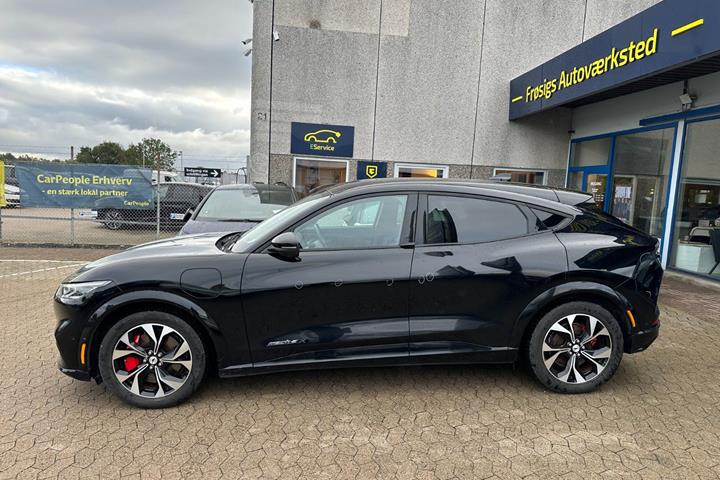 Sort Ford Mustang Mach-E fra 2023