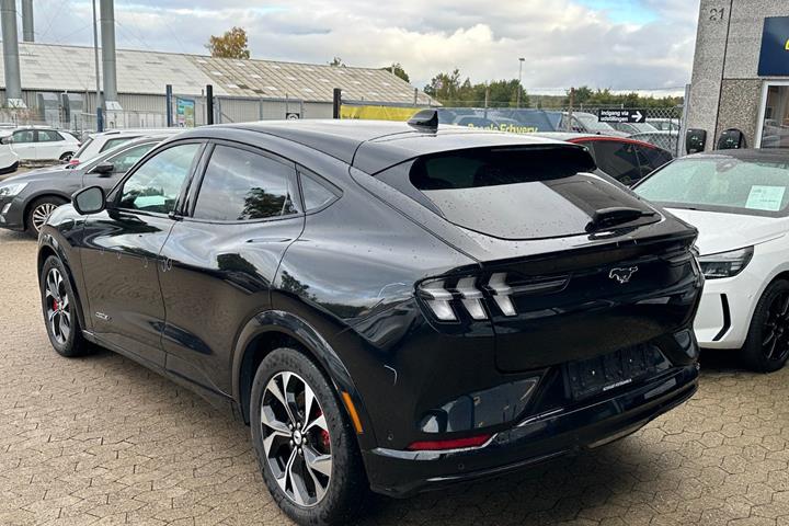 Sort Ford Mustang Mach-E fra 2023