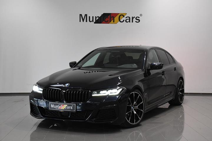 Sort BMW 530e fra 2023