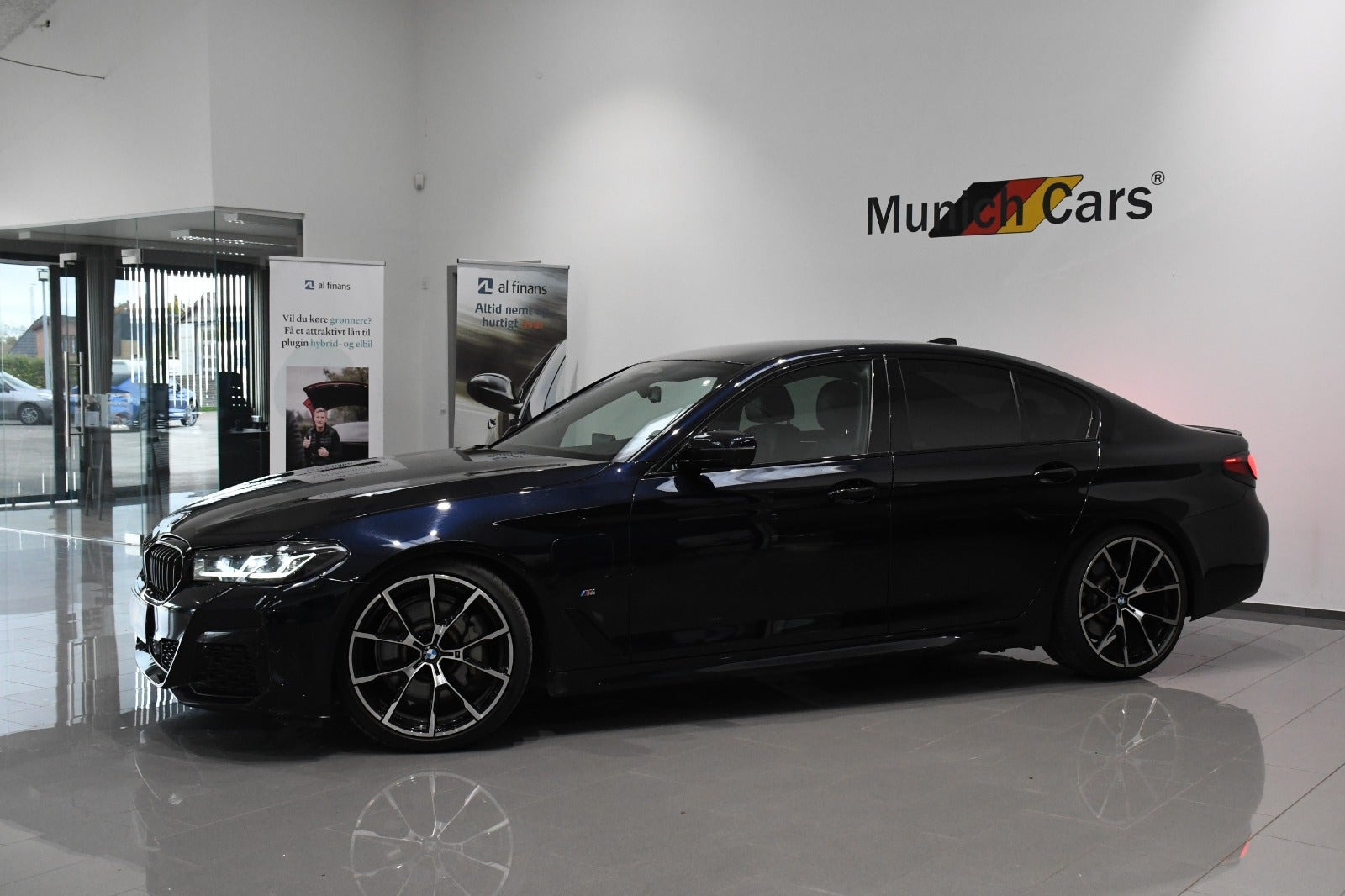 Sort BMW 530e fra 2023
