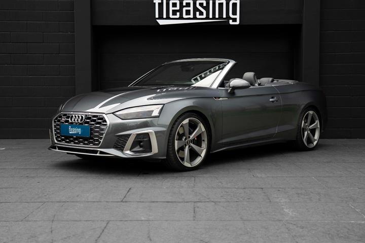 Grå Audi S5 fra 2021