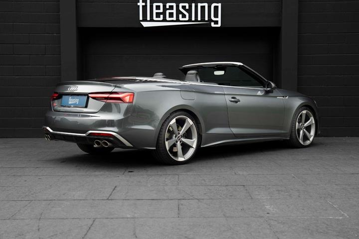 Grå Audi S5 fra 2021