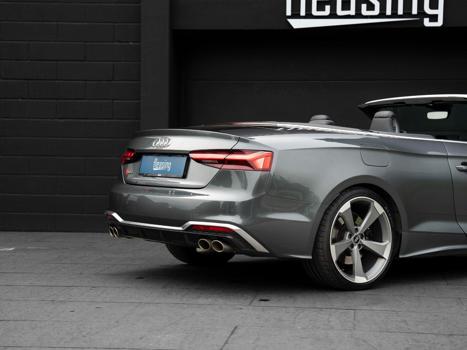Grå Audi S5 fra 2021