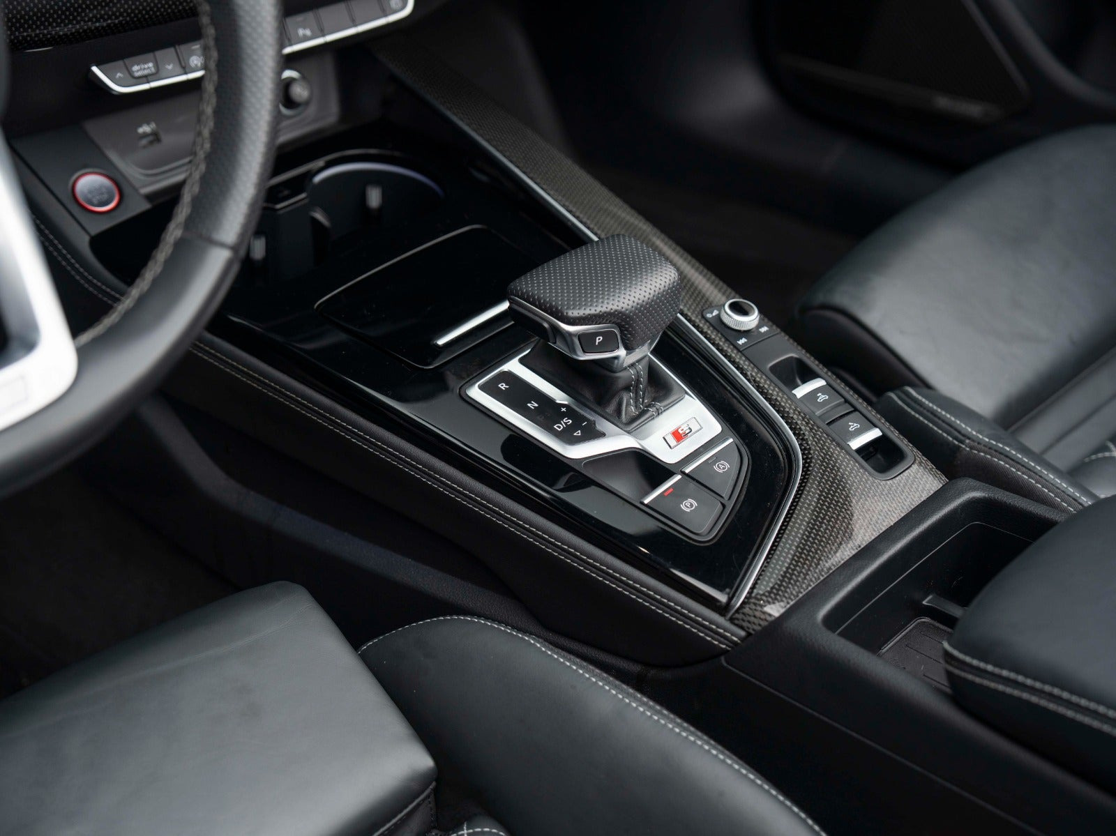 Grå Audi S5 fra 2021