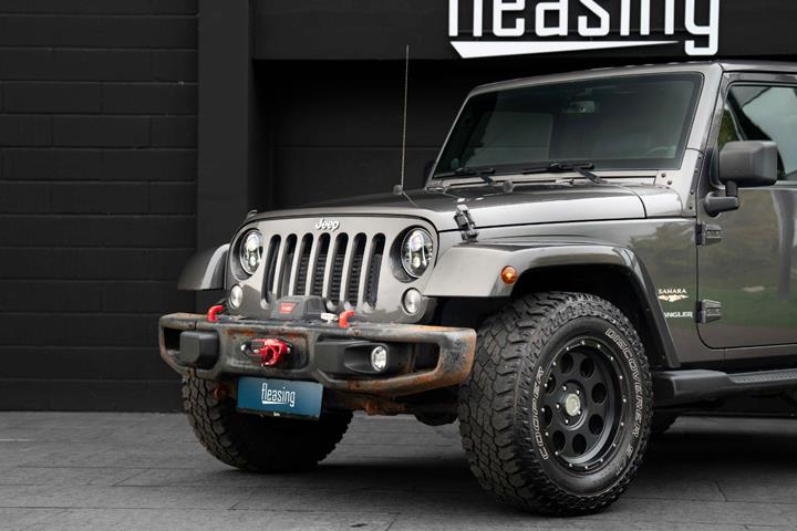 Grå Jeep Wrangler Unlimited fra 2014