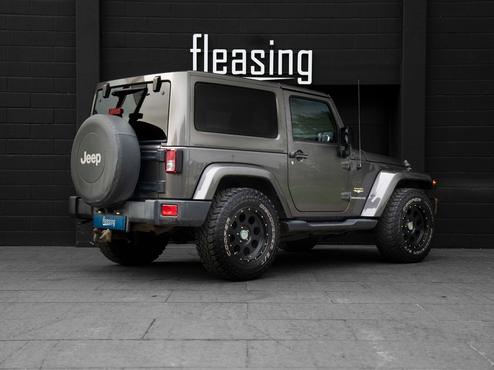 Grå Jeep Wrangler Unlimited fra 2014