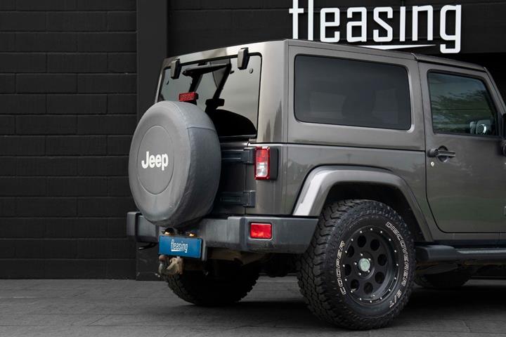 Grå Jeep Wrangler Unlimited fra 2014