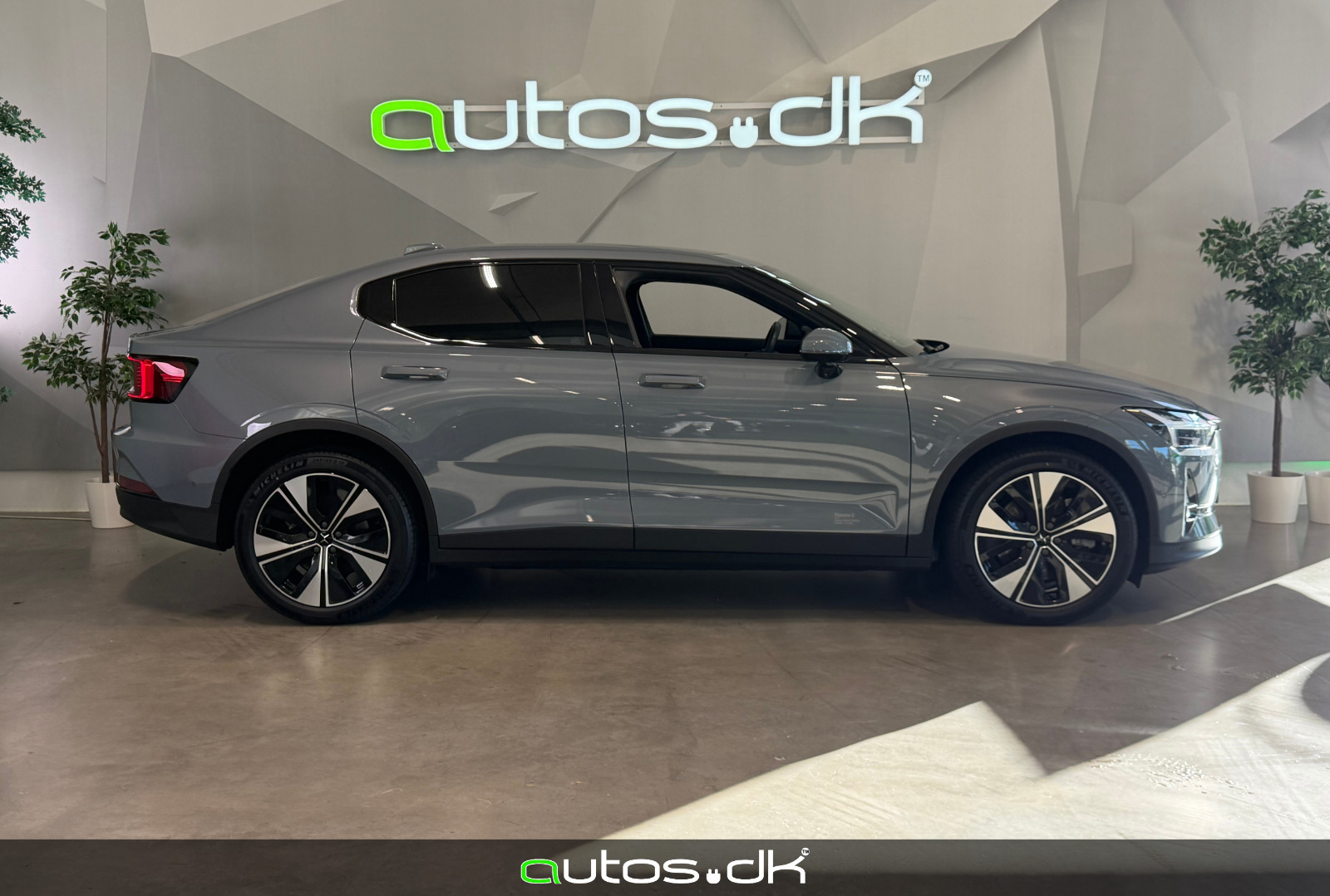 Grå Polestar 2 fra 2023