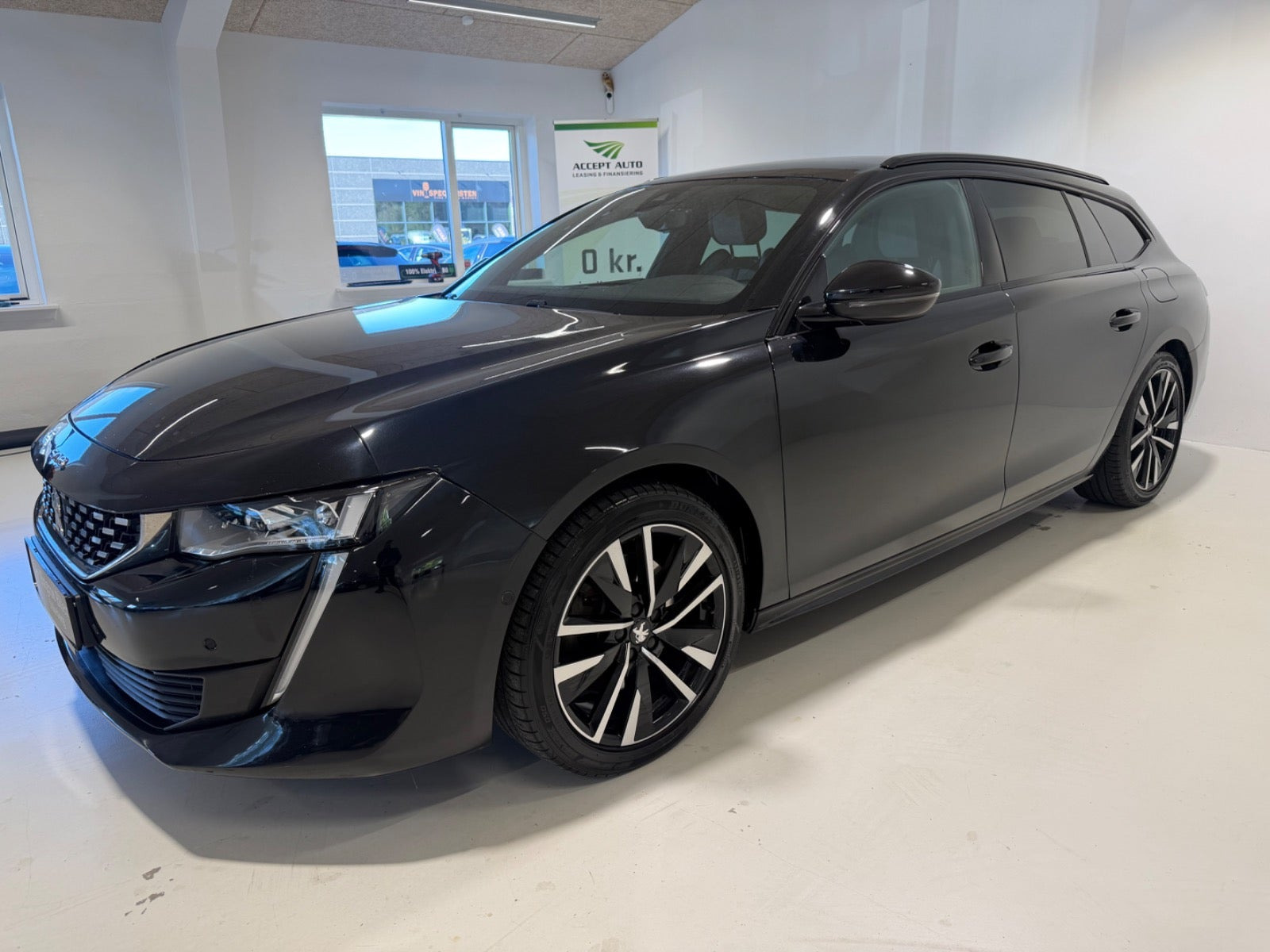 Sort Peugeot 508 fra 2020