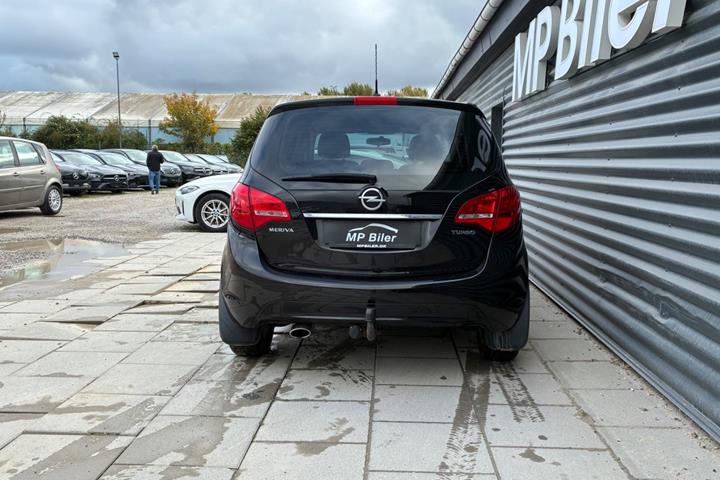 Sort Opel Meriva fra 2011