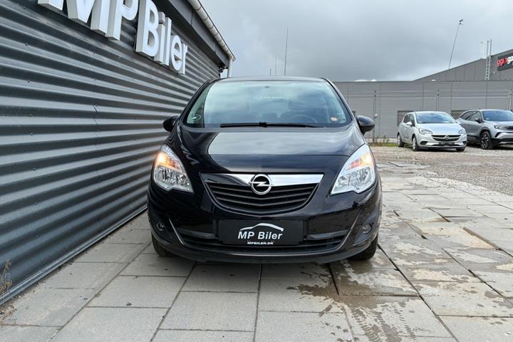Sort Opel Meriva fra 2011