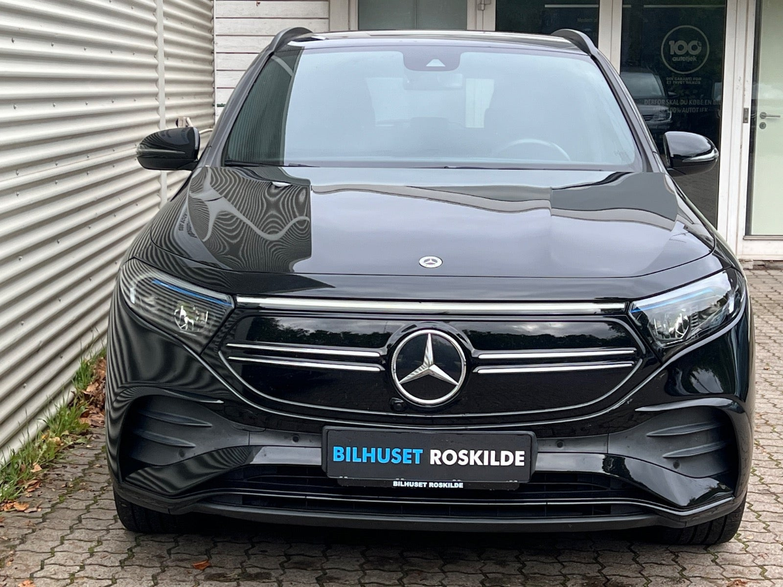 Sort Mercedes EQA250+ fra 2023