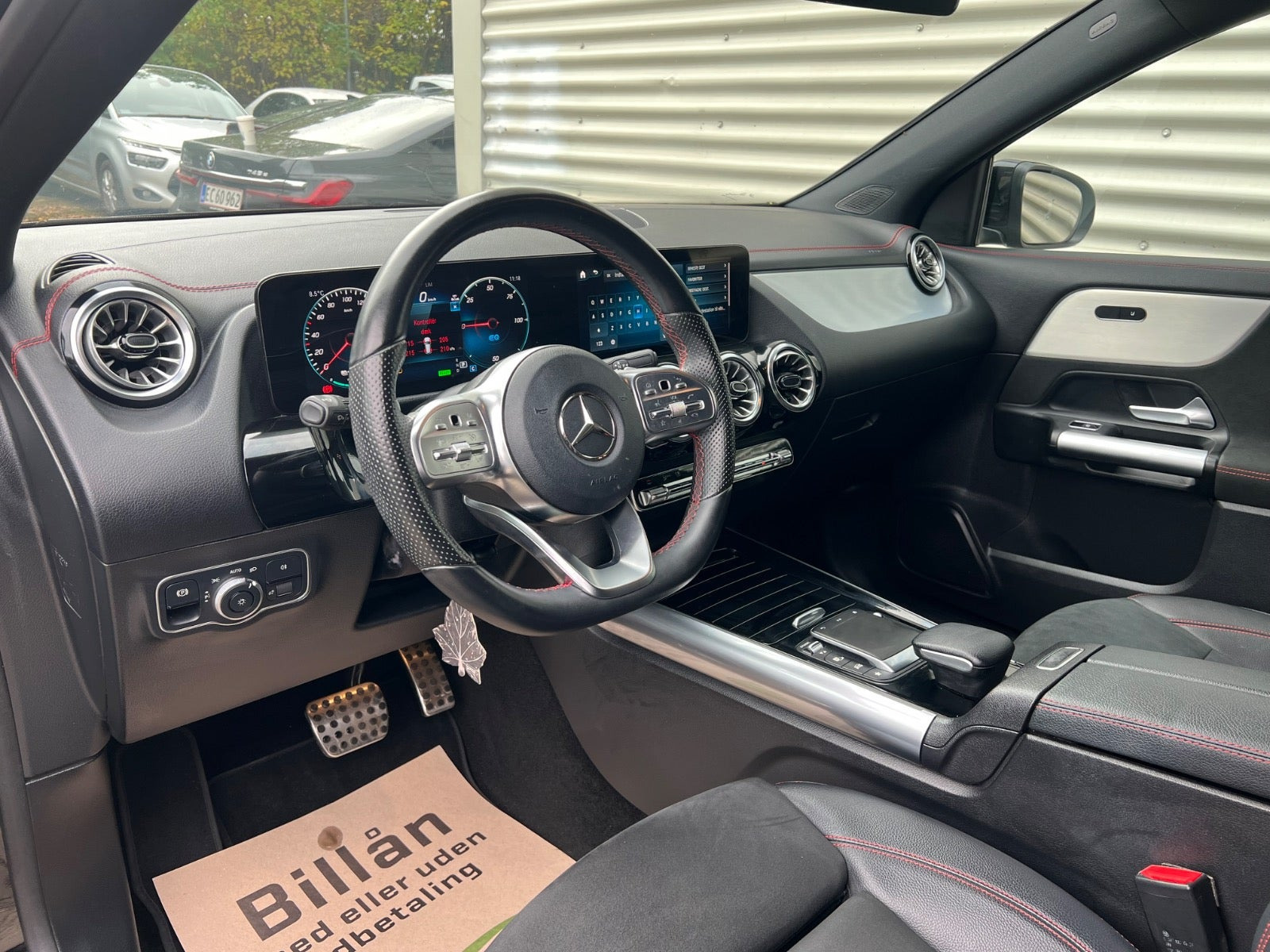 Sort Mercedes EQA250+ fra 2023