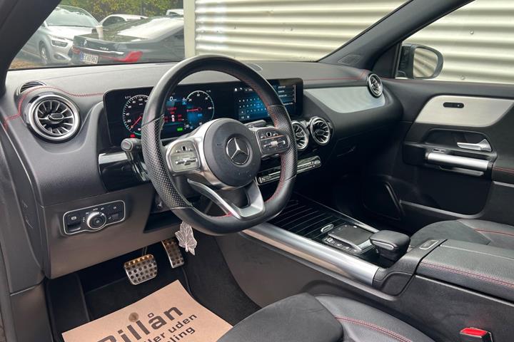 Sort Mercedes EQA250+ fra 2023