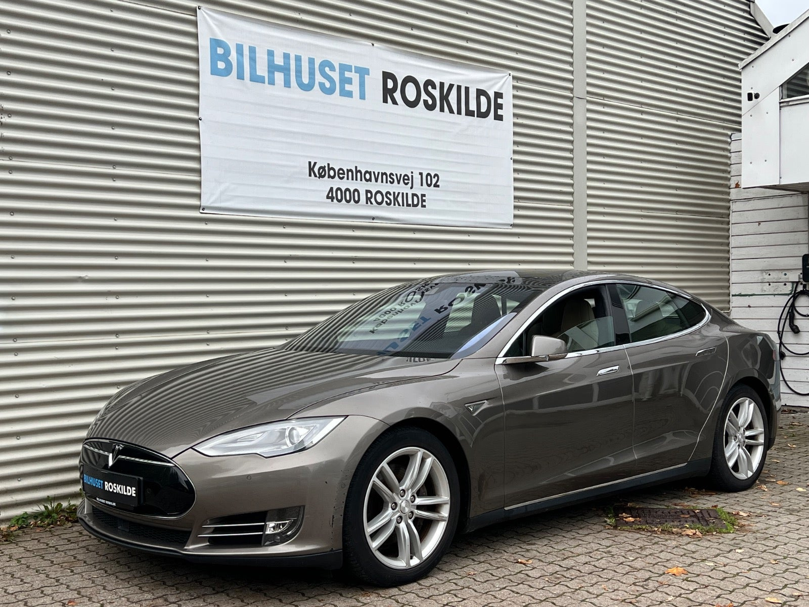 Tesla Model S 85D