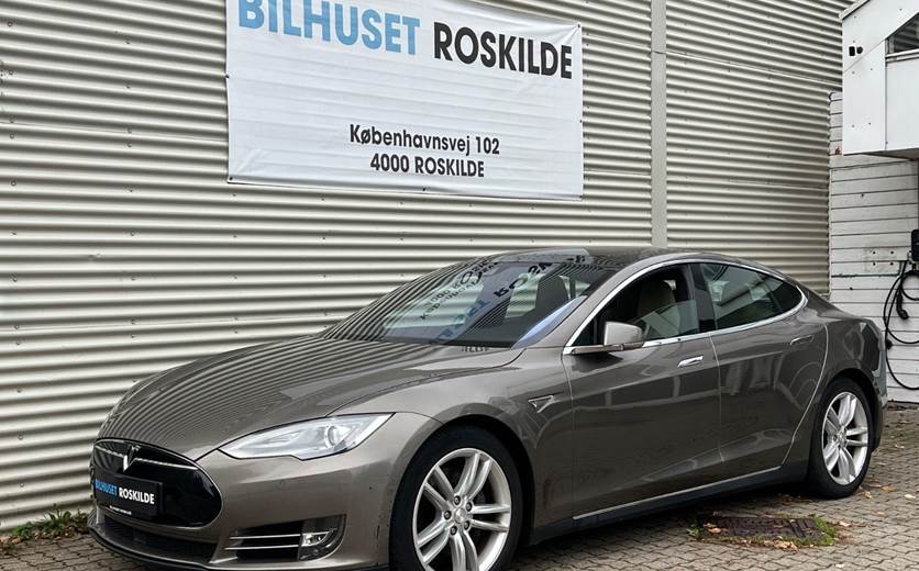 Tesla Model S 85D