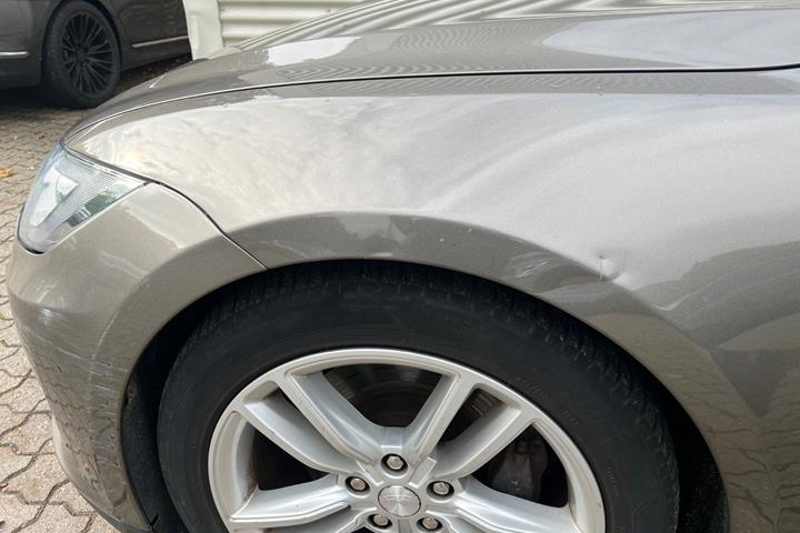 Brun Tesla Model S fra 2015