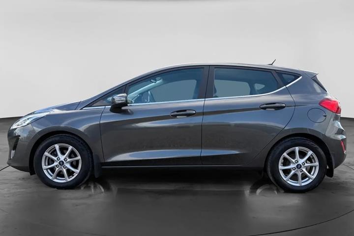 Grå Ford Fiesta fra 2020
