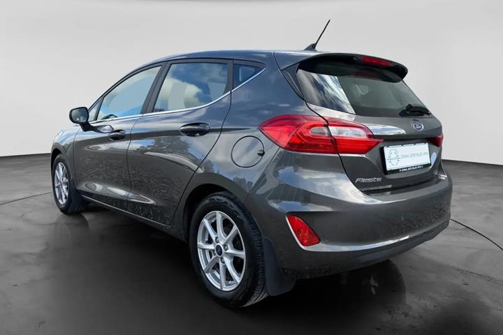 Grå Ford Fiesta fra 2020