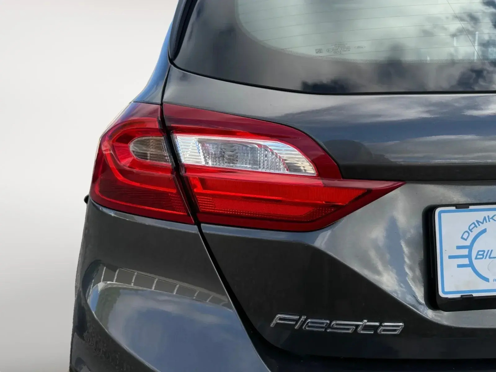 Grå Ford Fiesta fra 2020