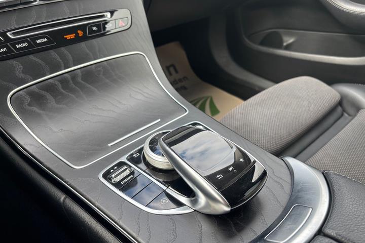 Hvid Mercedes C220 d fra 2017