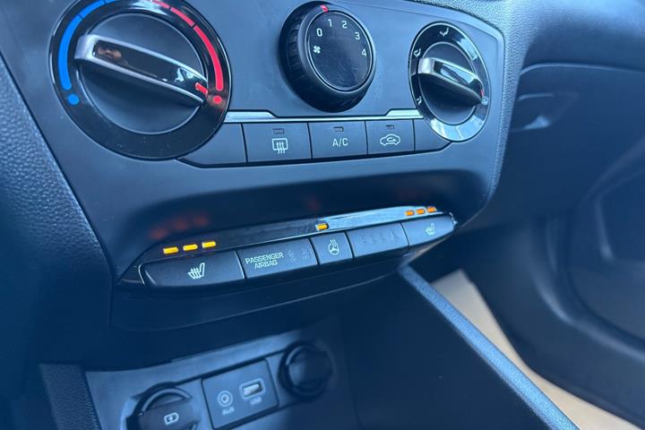 Hvid Hyundai i20 fra 2018