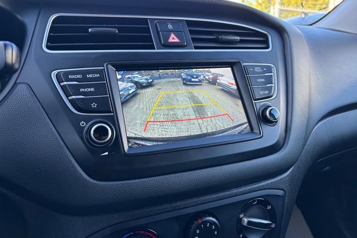 Hvid Hyundai i20 fra 2018