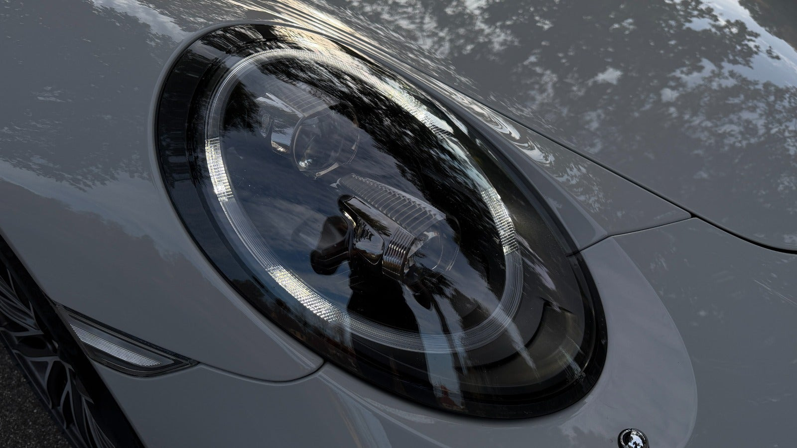 Grøn Porsche 911 Turbo fra 2018
