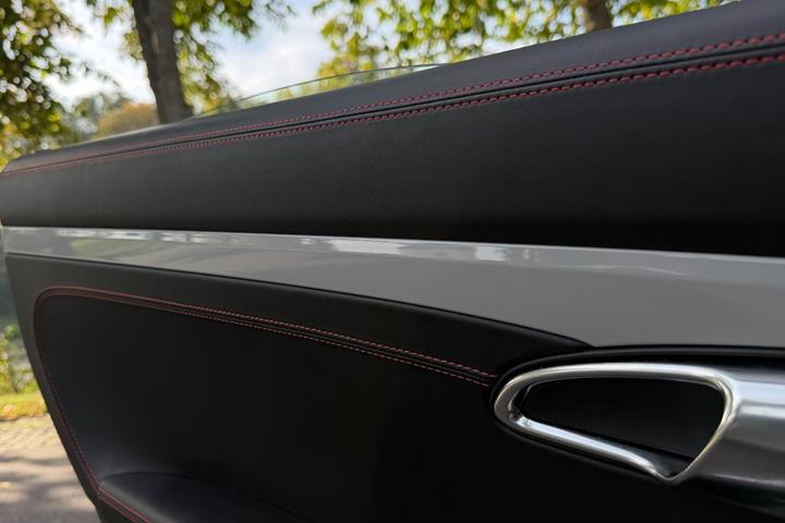 Grøn Porsche 911 Turbo fra 2018