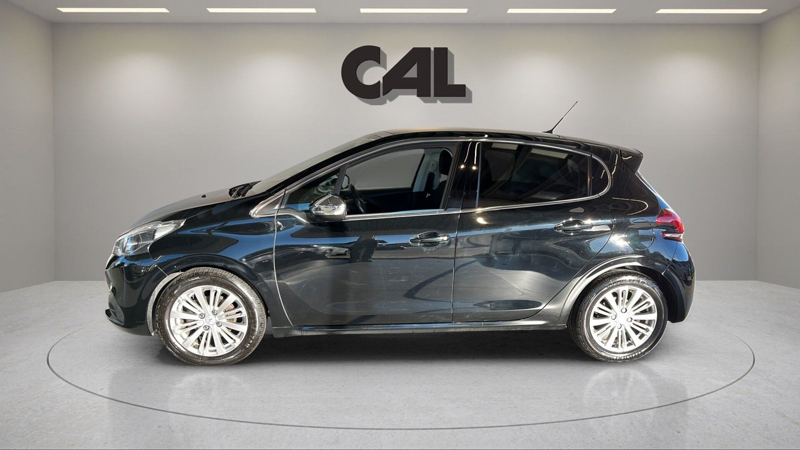 Sort Peugeot 208 fra 2020
