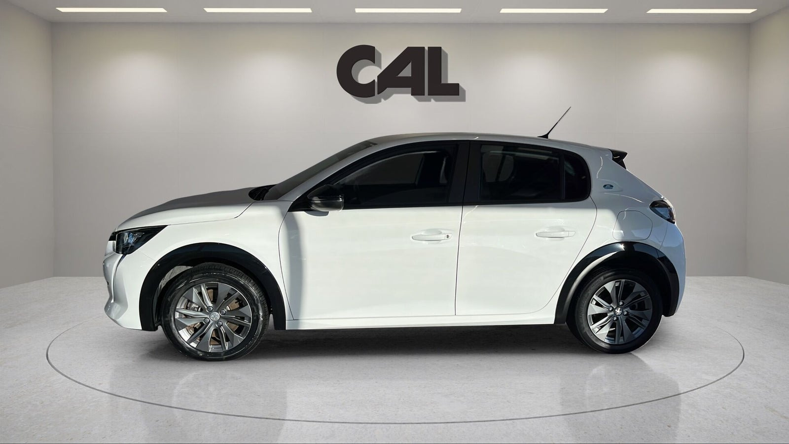 Hvid Peugeot e-208 fra 2022