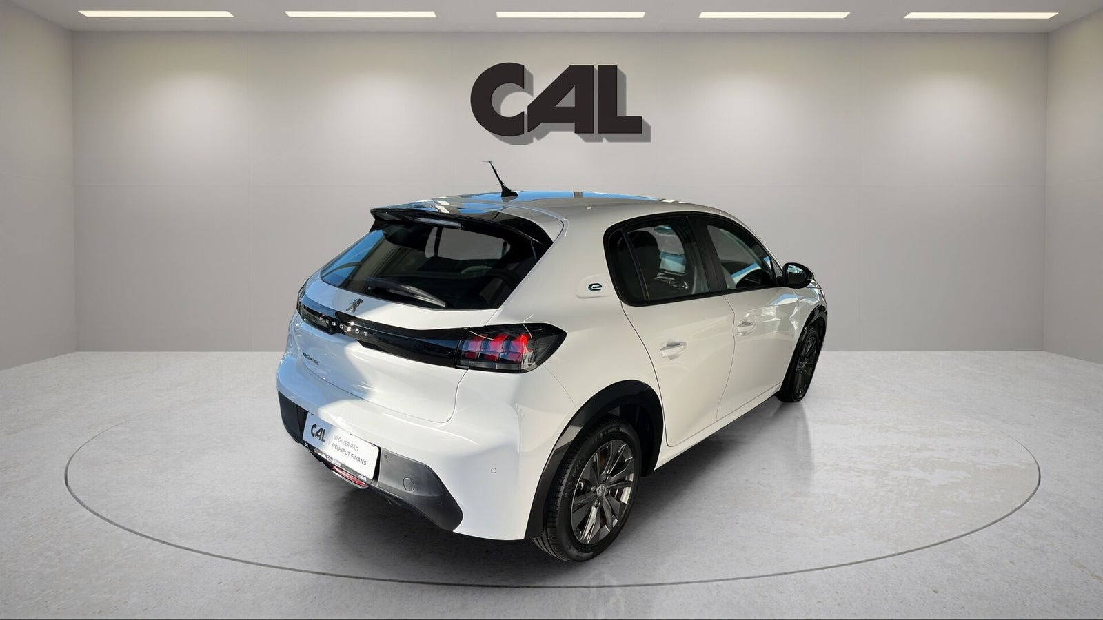 Hvid Peugeot e-208 fra 2022