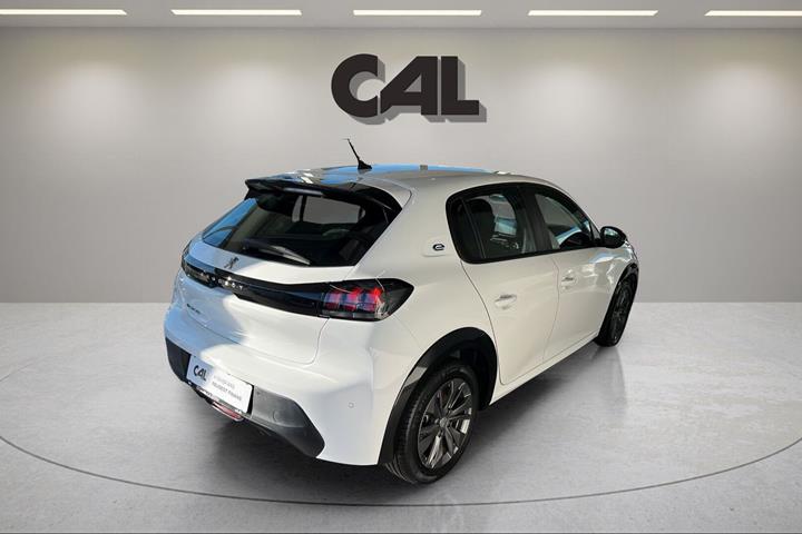 Hvid Peugeot e-208 fra 2022