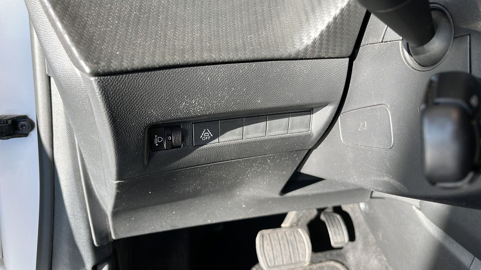 Hvid Peugeot e-208 fra 2022