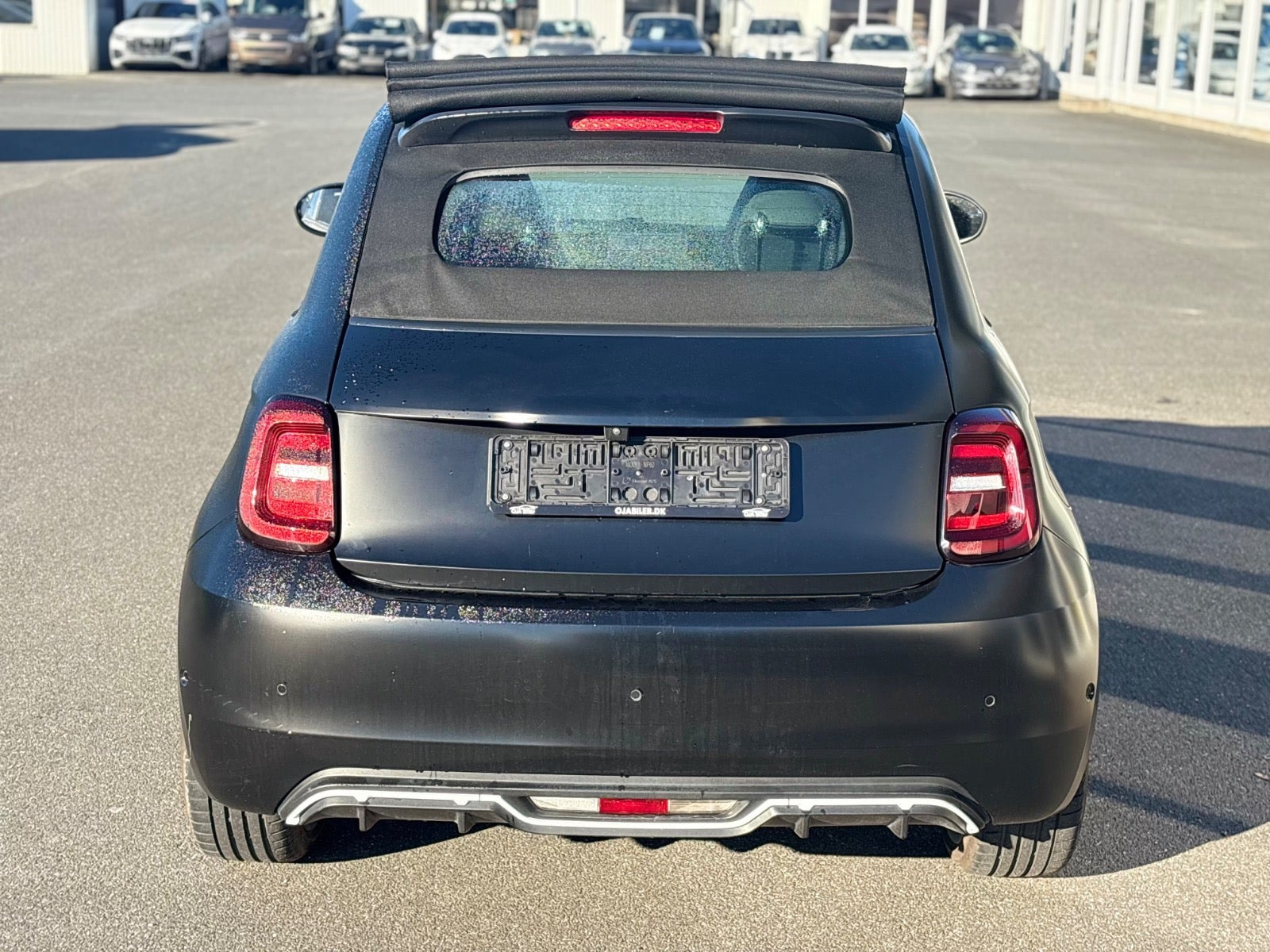 Sort Abarth 500e fra 2024