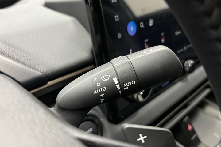 Sort Toyota BZ4X fra 2026