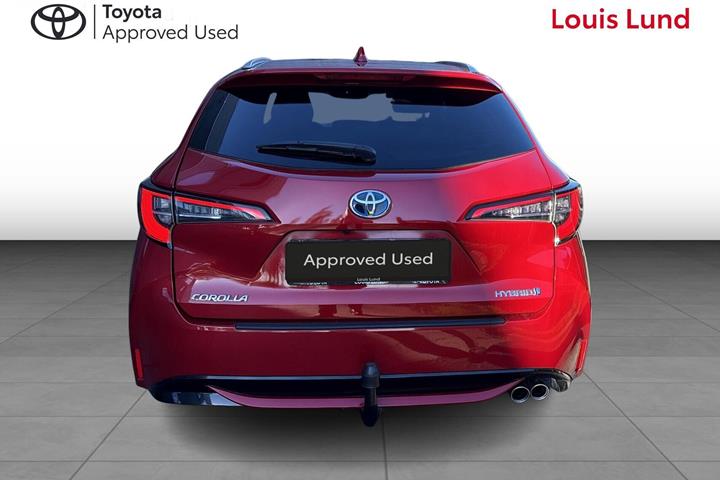 Rød Toyota Corolla fra 2021