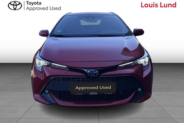 Rød Toyota Corolla fra 2021