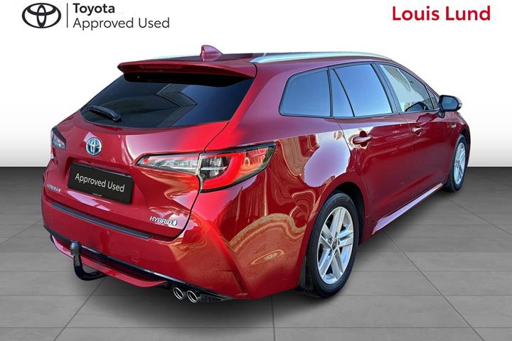 Rød Toyota Corolla fra 2021