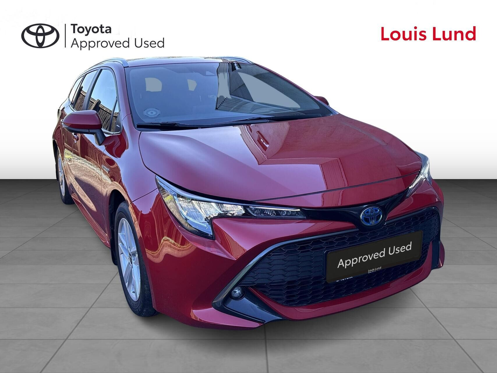 Rød Toyota Corolla fra 2021