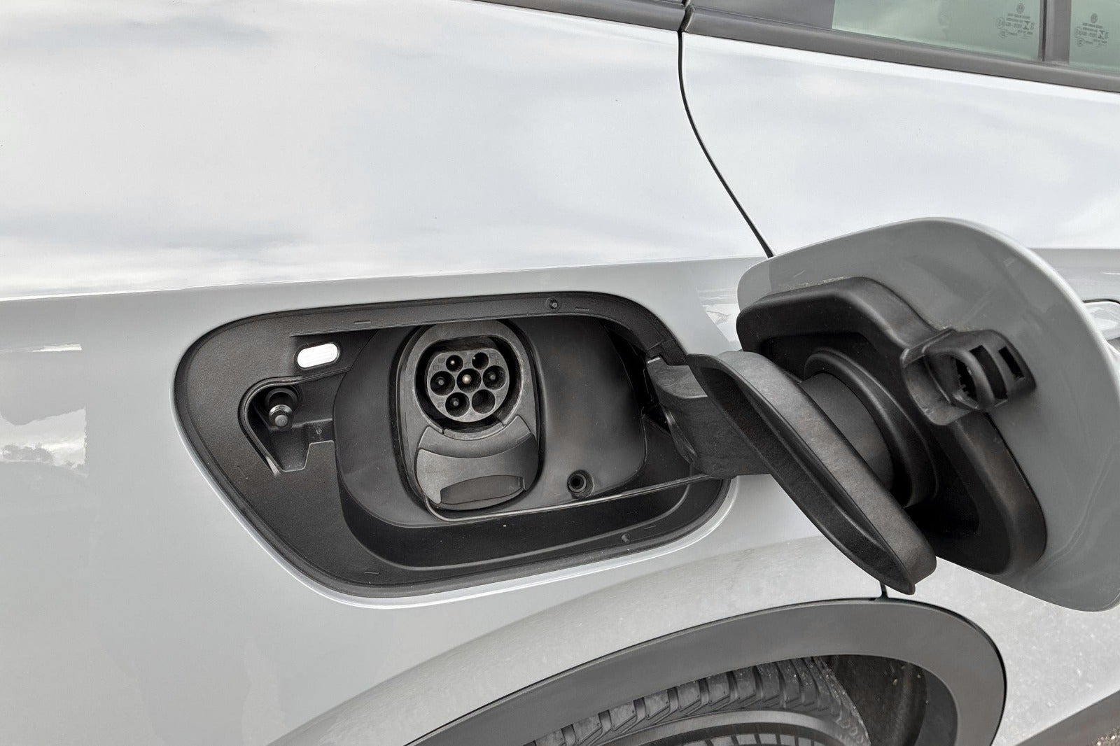Grå VW ID.4 fra 2021