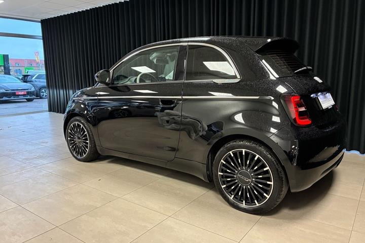 Sort Fiat 500e fra 2023