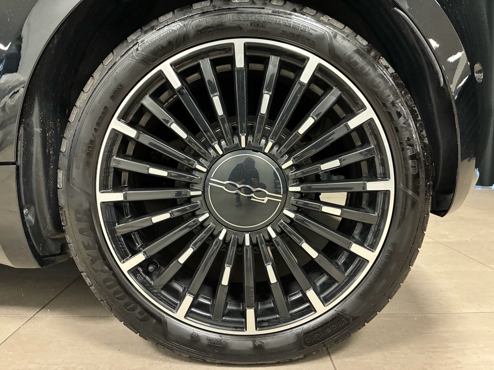 Sort Fiat 500e fra 2023