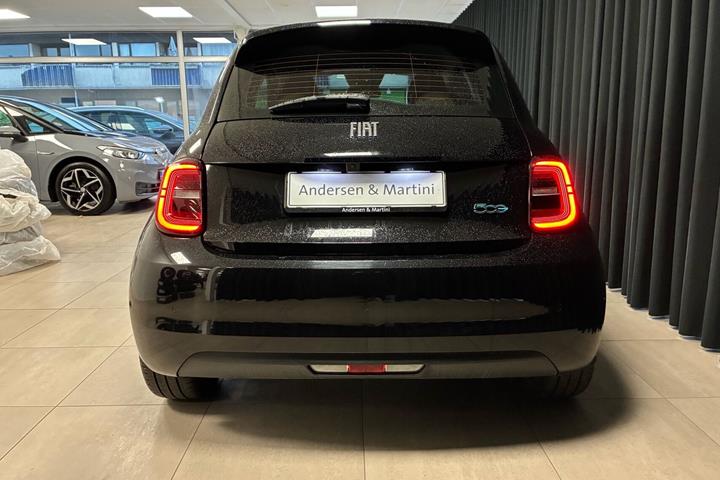 Sort Fiat 500e fra 2023