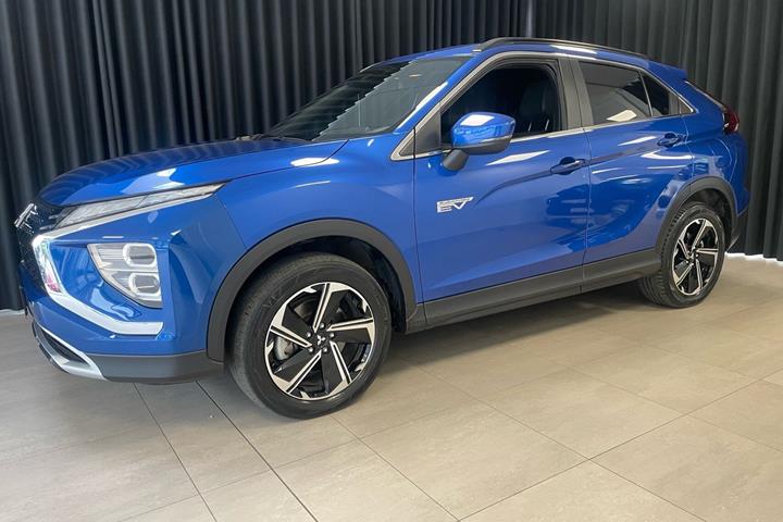 Blå Mitsubishi Eclipse Cross fra 2022