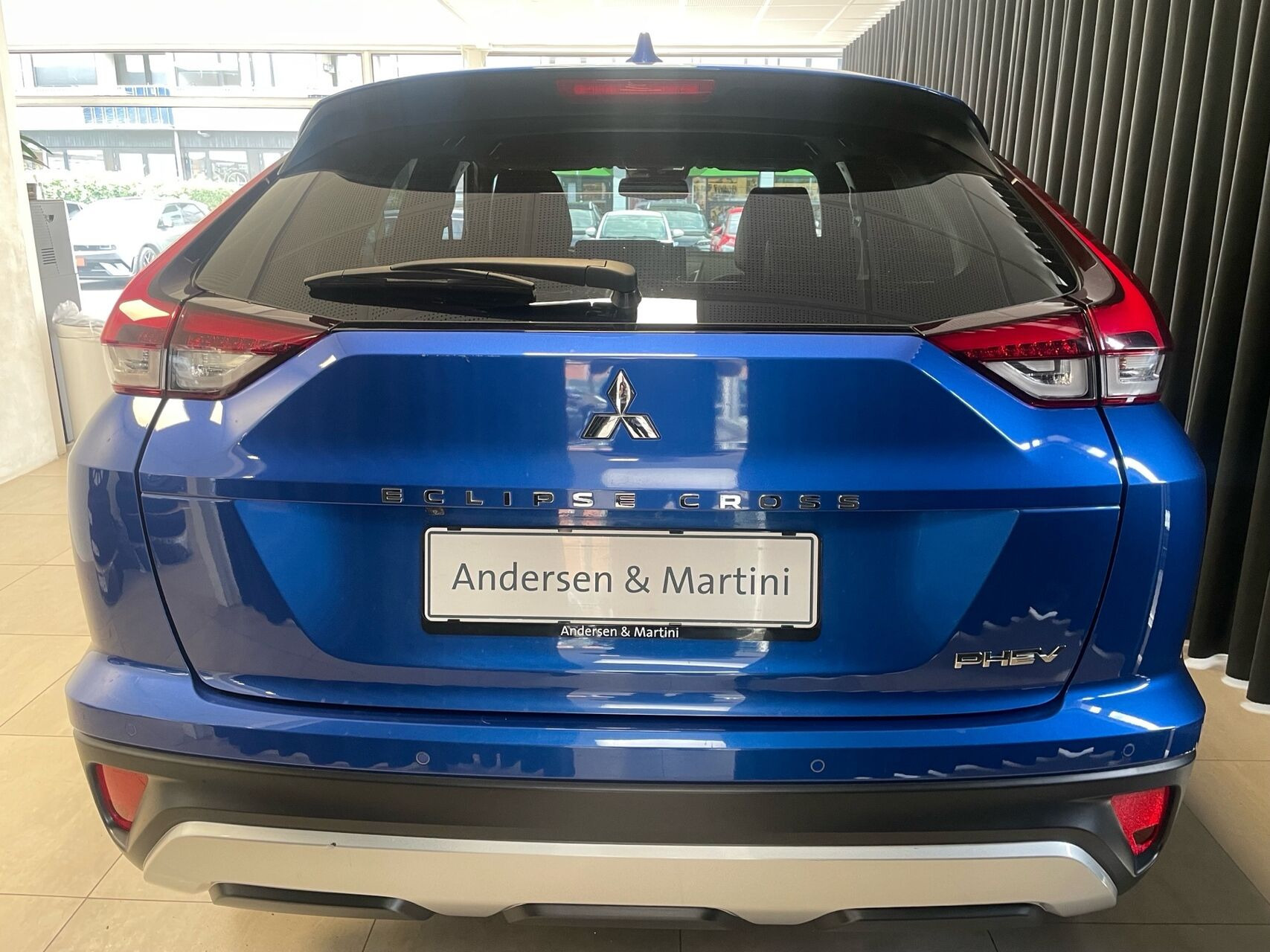 Blå Mitsubishi Eclipse Cross fra 2022